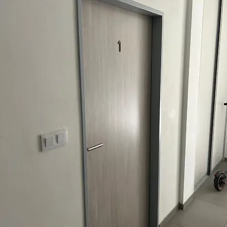 V Podharti 1